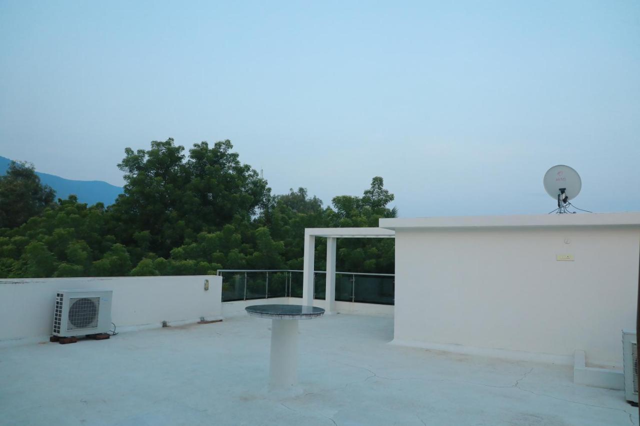 Hill View Paradise - 2Bhk'S & Rooms - A Golden Group Of Premium Home Stays - ティルパティ エクステリア 写真