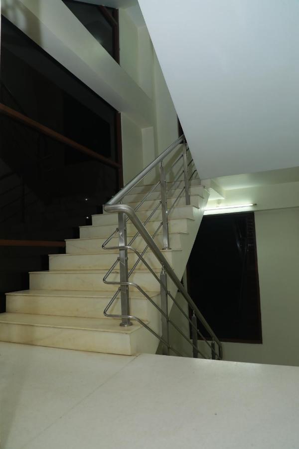 Hill View Paradise - 2Bhk'S & Rooms - A Golden Group Of Premium Home Stays - ティルパティ エクステリア 写真