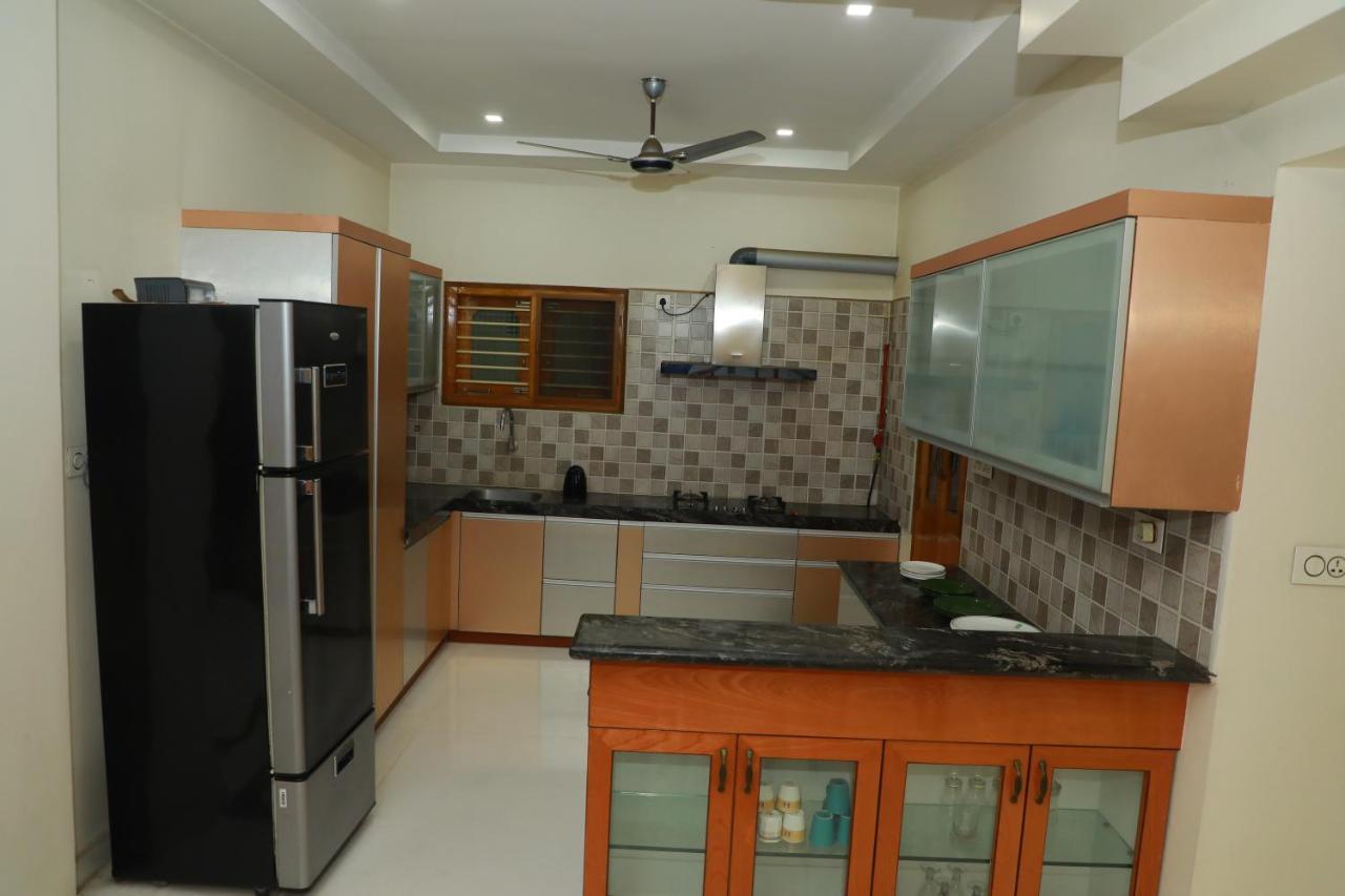 Hill View Paradise - 2Bhk'S & Rooms - A Golden Group Of Premium Home Stays - ティルパティ エクステリア 写真