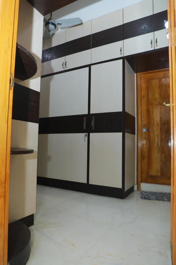 Hill View Paradise - 2Bhk'S & Rooms - A Golden Group Of Premium Home Stays - ティルパティ エクステリア 写真