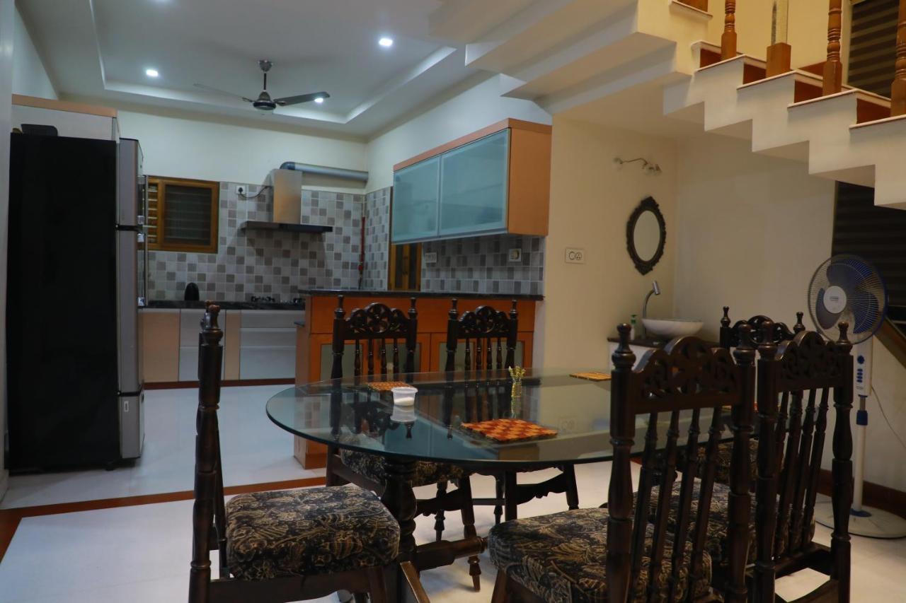 Hill View Paradise - 2Bhk'S & Rooms - A Golden Group Of Premium Home Stays - ティルパティ エクステリア 写真