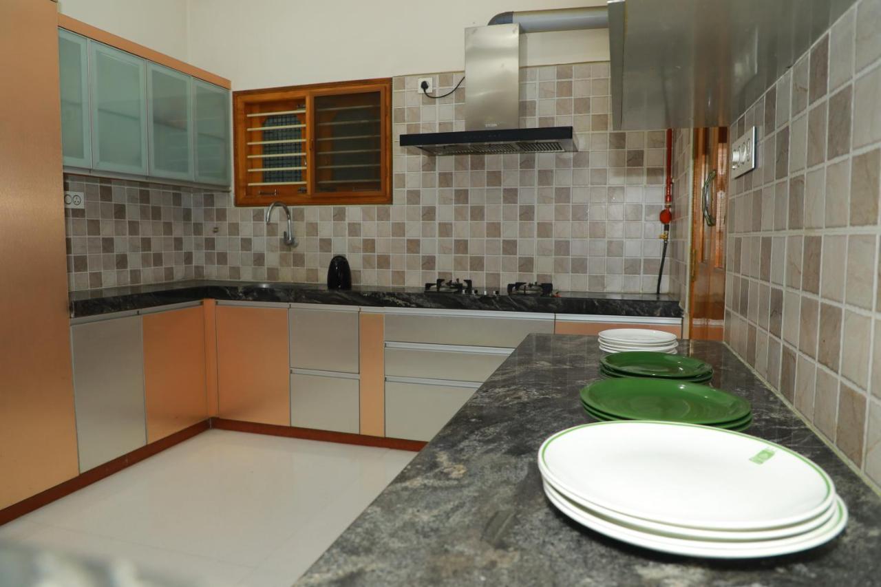 Hill View Paradise - 2Bhk'S & Rooms - A Golden Group Of Premium Home Stays - ティルパティ エクステリア 写真