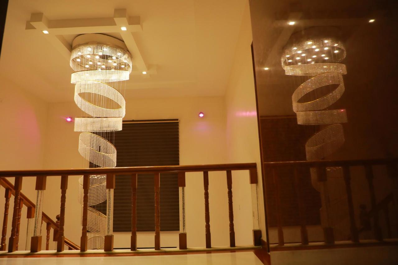 Hill View Paradise - 2Bhk'S & Rooms - A Golden Group Of Premium Home Stays - ティルパティ エクステリア 写真