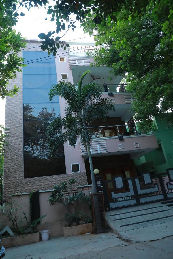 Hill View Paradise - 2Bhk'S & Rooms - A Golden Group Of Premium Home Stays - ティルパティ エクステリア 写真