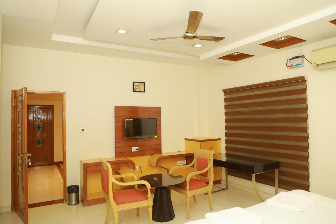 Hill View Paradise - 2Bhk'S & Rooms - A Golden Group Of Premium Home Stays - ティルパティ エクステリア 写真